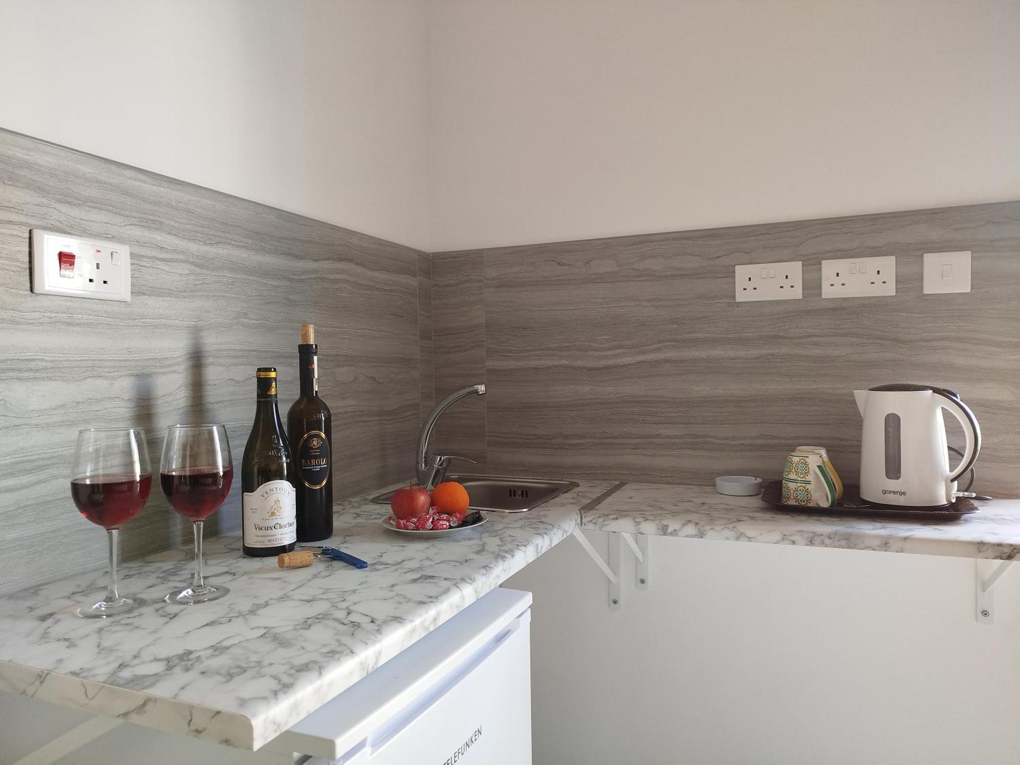 סליאמה Limestone Sun Suites חדר תמונה
