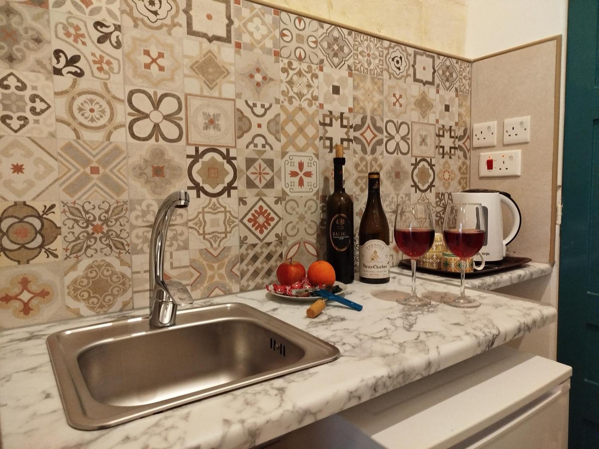 סליאמה Limestone Sun Suites חדר תמונה