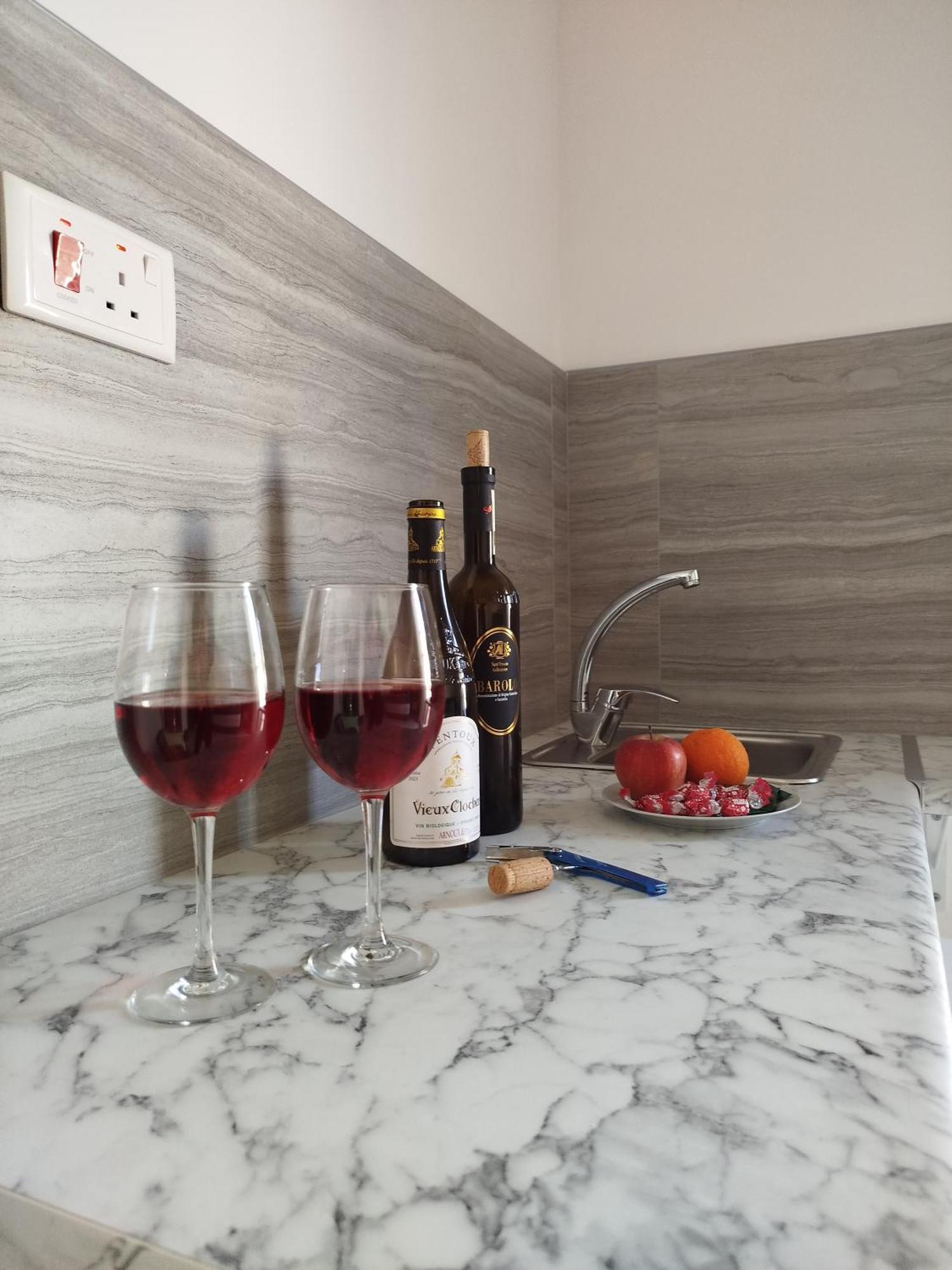 סליאמה Limestone Sun Suites מראה חיצוני תמונה